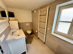 Fotografie z fotogalerie ubytování I Apartment 8 Personen - Monteurwohnung - Ferienwohnung - Frontenhausen v destinaci Frontenhausen