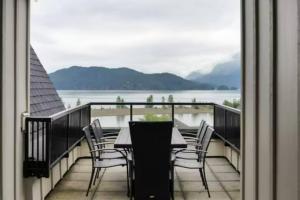 Gallery image of Lakeview Splendor- 7-BR Penthouse Bliss Rooftop in Harrison Hot Springs