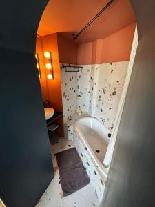 Kupatilo u objektu Charmant appartement parisien
