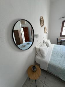Postel nebo postele na pokoji v ubytování Fedra Apartments Lindos