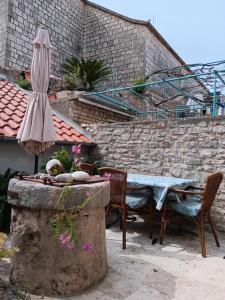 Patio nebo venkovní prostory v ubytování Guest House Lucijo