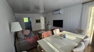 Μια τηλεόραση ή/και κέντρο ψυχαγωγίας στο Apartmány Rudlová Glamour