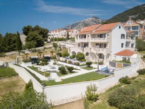 Photo de la galerie de l'établissement Apartments Villa Nena, à Bol