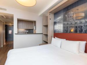 Postel nebo postele na pokoji v ubytování Aparthotel Adagio Liverpool City Centre