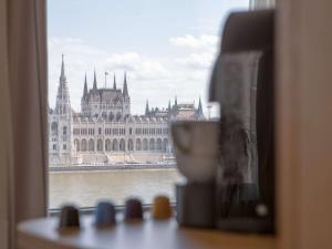 Příslušenství pro přípravu čaje a kávy v ubytování Novotel Budapest Danube