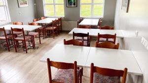Restoran või mõni muu söögikoht majutusasutuses Skipalaekur Guesthouse