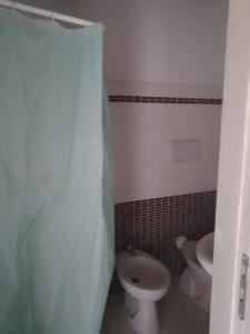 Koupelna v ubytování Punto Accoglienza POLICASTRELLO
