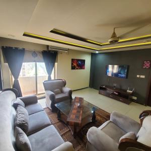 Seating area sa CosmoStay Islamabad, Bahria Town