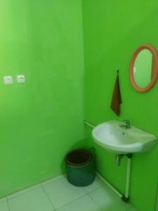 Koupelna v ubytování Akzel Homestay