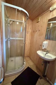 Arhus Cottage and Camping的一间浴室