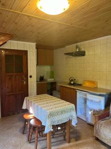 Fotografie z fotogalerie ubytování Gospodarstwo Agroturystyczne Na Górce Domek 2 v destinaci Myczkowce