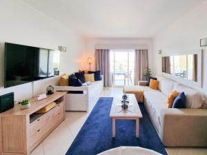 TV a/nebo společenská místnost v ubytování Apartment Vila Marachique Elegant