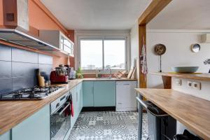 Cuisine ou kitchenette dans l'établissement GuestReady - Modern charm in Mérignac