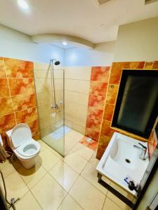 Imagen de la galería de Bling International Hotel Multan, en Multán 20 fotos más