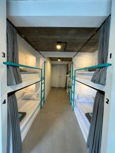 Postel nebo postele na pokoji v ubytování Canggu Central Hostel