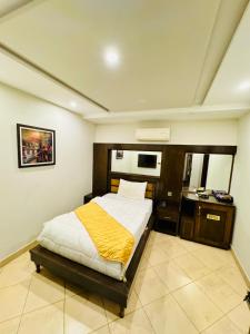 Imagen de la galería de Bling International Hotel Multan, en Multán