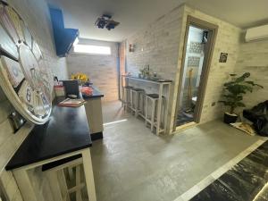 Una cocina o cocineta en ANNI Guesthouse Hostel