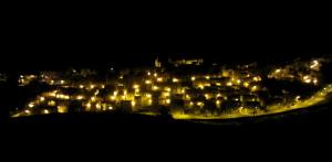 Nespecifikovaný výhled na destinaci Vico del Gargano nebo výhled na město při pohledu z hotelu
