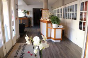 Gallery image of Bagnoles Hotel - Contact Hotel in Bagnoles de l'Orne