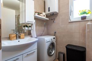 Gallery image of First Choice Apartment Rogoznica in Rogoznica +32 photos