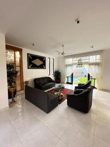 Posezení v ubytování Villa Heshni Colombo by Tequila Holidays