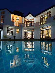 Bazén v ubytování Villa Heshni Colombo by Tequila Holidays nebo v jeho okolí