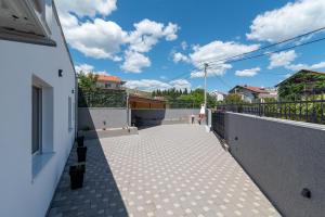 Balkón nebo terasa v ubytování APARTMAN DINO