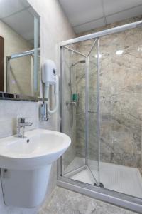 A bathroom at THE OSiRiS