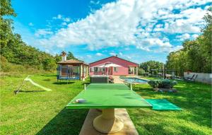 Zahrada ubytování 3 Bedroom Gorgeous Home In Labin