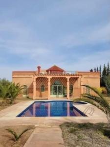 Πισίνα στο ή κοντά στο Villa4YOU