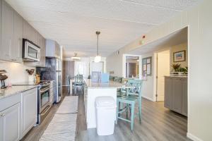 Ảnh trong thư viện ảnh của Heated Pool and Views Beachfront Ocean City Gem ở Ocean City