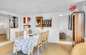 Fotografie z fotogalerie ubytování Lovely Home In Slagelse With Kitchen v destinaci Slagelse