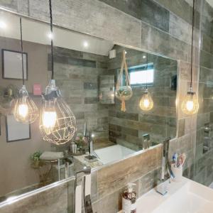Koupelna v ubytování Artsy Retreat - Sleeps 6 Free Parking & Balcony