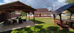 Gallery image of Parasztház Poroszló in Poroszló +15 photos