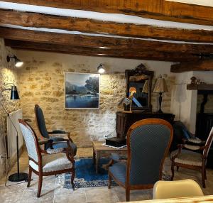 Le Vallonnet Gîte的休息区