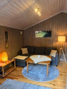 Posezení v ubytování Melkevoll Bretun Camping