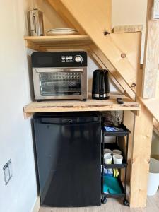 Küche/Küchenzeile in der Unterkunft Lakeside Castlegar Cabins