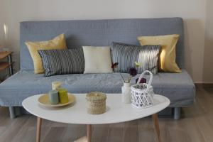 Gallery image of Yellow House close to the beach in Alikanas +19 photos