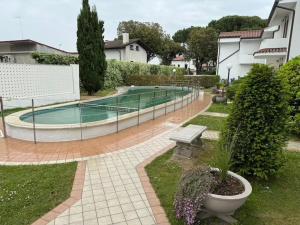 Πισίνα στο ή κοντά στο App4rent Residence Gaia 12 - in centro, con piscina, posto auto... +4 φωτογραφίες