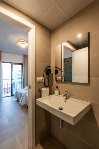 Un baño de Hostal Alicante