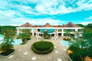 an aerial view of a resort with a pool at Encanto Natural in Sambo Creek