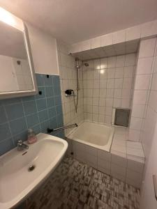 Kylpyhuone majoituspaikassa Pension Inntalhof