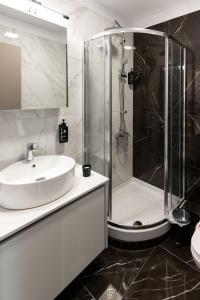 Ένα μπάνιο στο Δ17 Suites & Apartments +17 φωτογραφίες