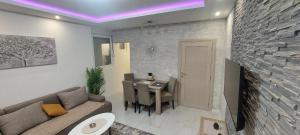Istumisnurk majutusasutuses GOLD APARTMANI