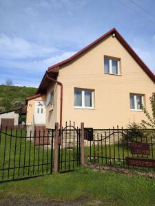 Budova, v ktorej sa dovolenkový dom nachádza