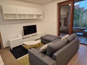 Ruang duduk di Zwirn Modern Suite
