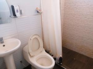 Phòng tắm tại WHITE HOUSE Luxury Resort