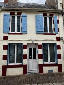 Το κτήριο όπου στεγάζεται  το διαμέρισμα