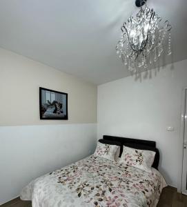 Uma cama ou camas num quarto em Apartmani Simona