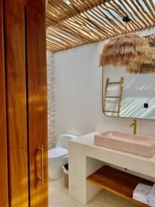 Ένα μπάνιο στο Las Palmas Uluwatu